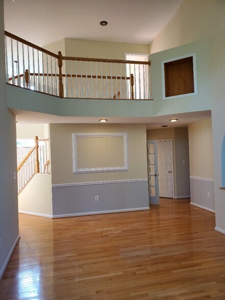 Building Photo - 9255 Glen Meadow Ln