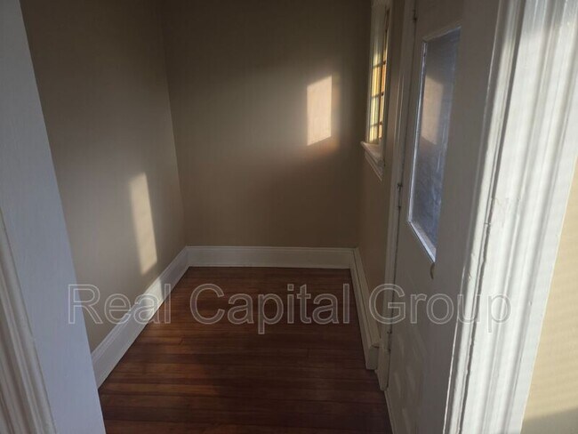 Building Photo - 708 Westover Pl