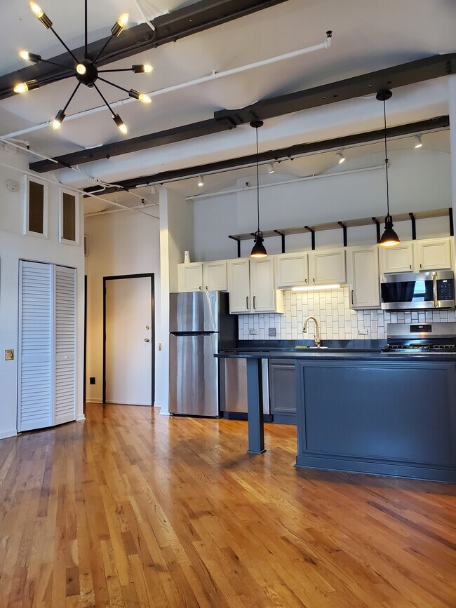 Kitchen - 500 S Clinton St