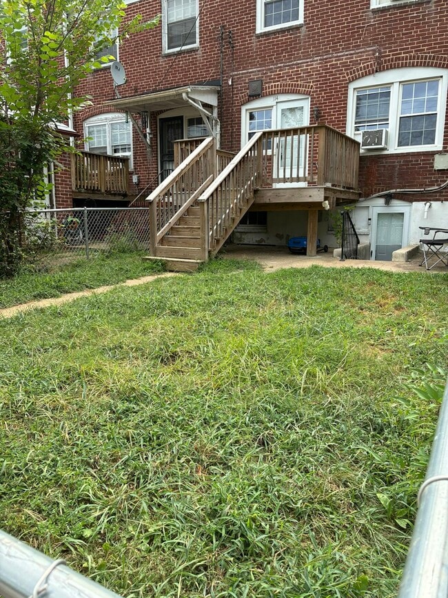 Building Photo - 114 Westowne Rd