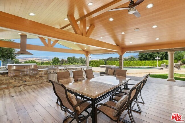 Building Photo - 27048 Triumph Ave