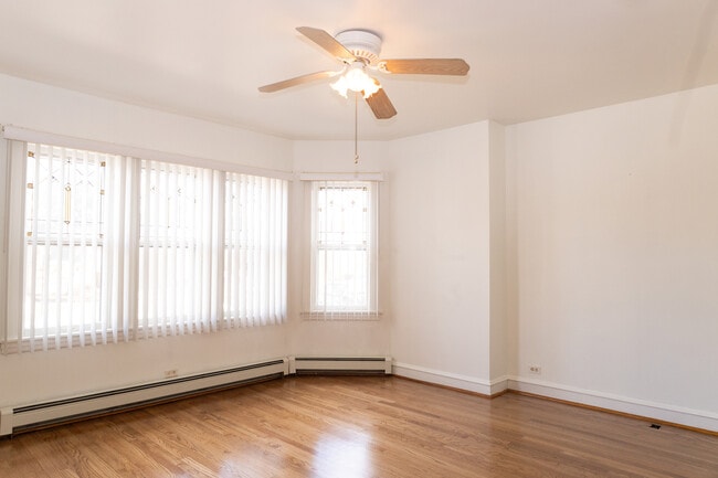 Building Photo - 2936 N Neenah Ave