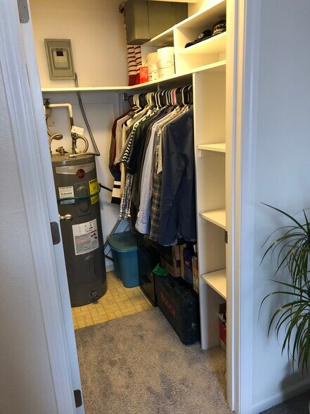 Building Photo - 7395 E Eastman Ave