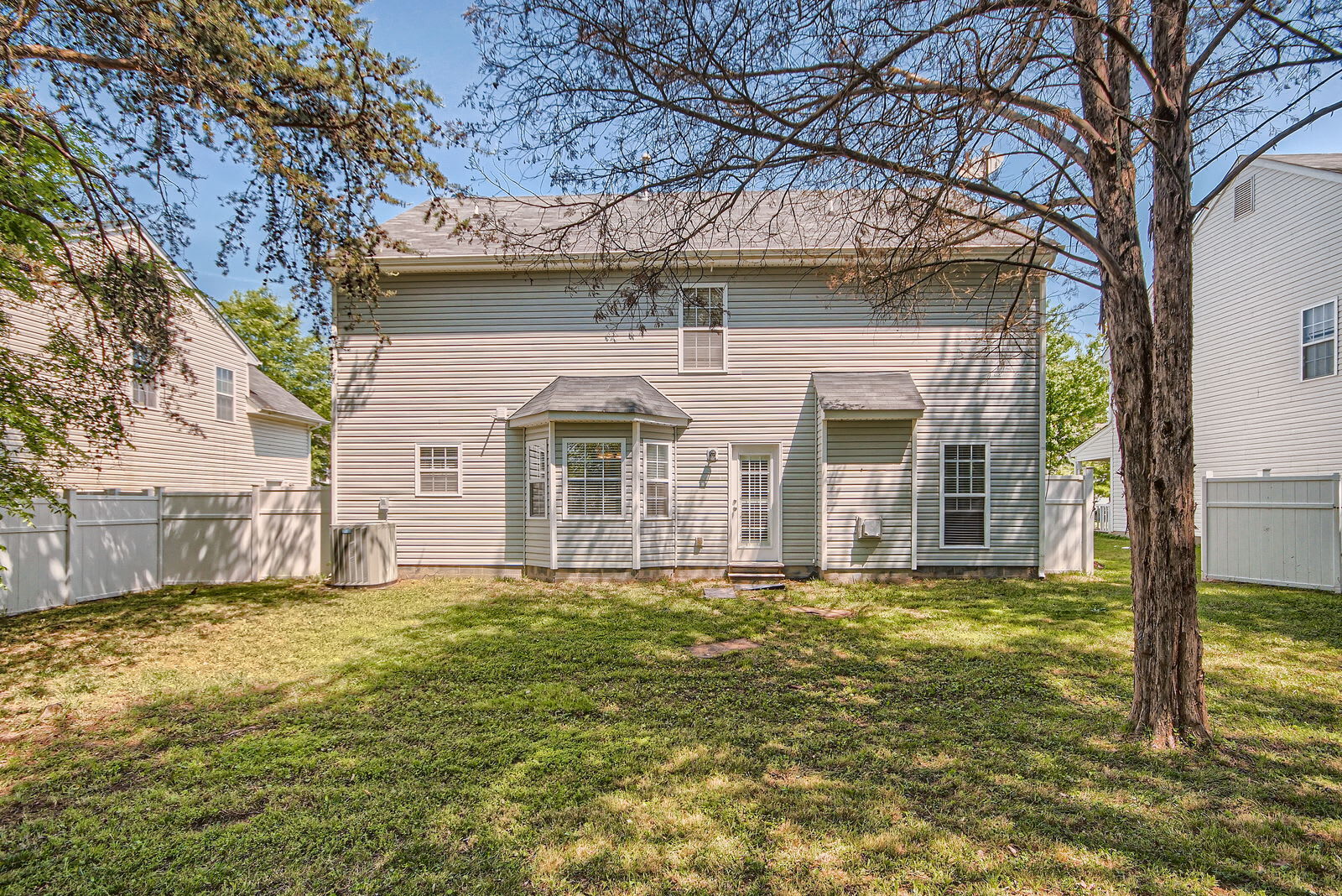 Building Photo - 5606 Fenway Dr