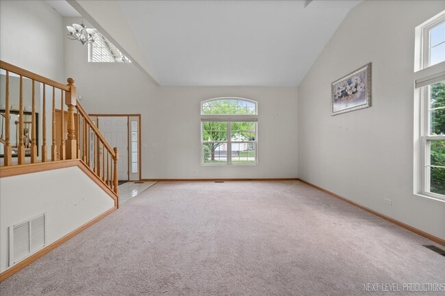 Building Photo - 360 Thomas Dr