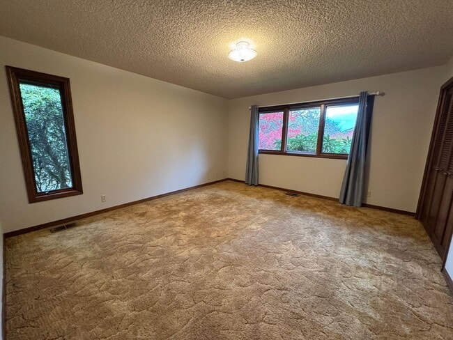 Building Photo - 21635 SW Elwert Rd