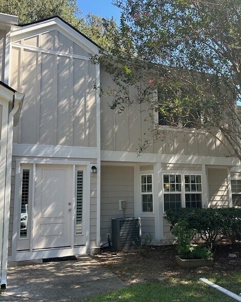 Primary Photo - 1158 Monaco Dr