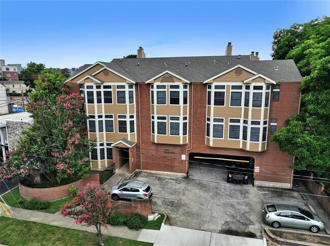 Primary Photo - 2802 Nueces St