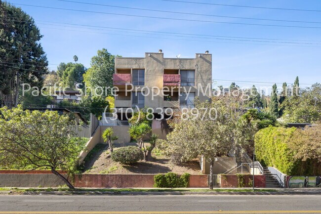Building Photo - 2339 Hyperion Ave