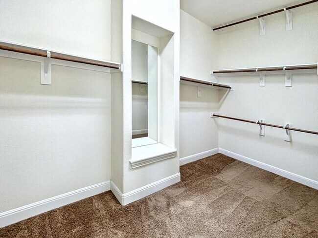 Building Photo - Spacious & Stylish 4-Bedroom Home with Mod...