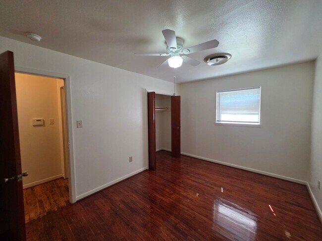 Building Photo - Charming 3/2 in Copperas Cove
