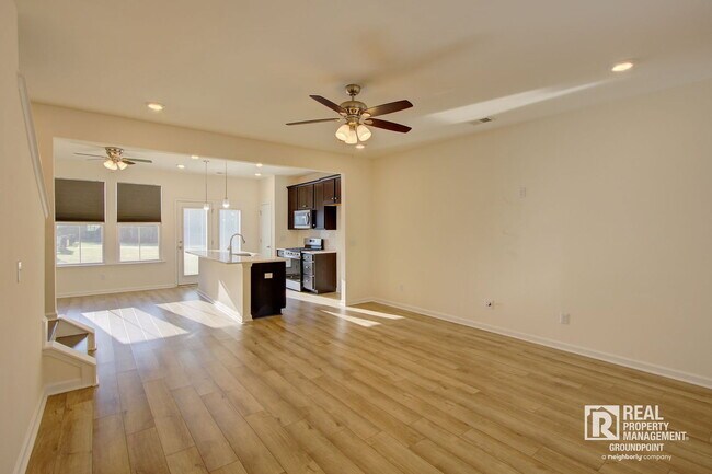 Building Photo - 432 Trotters Ln