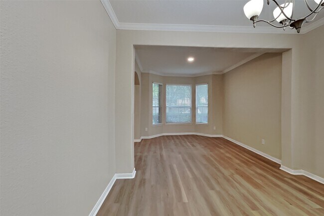 Building Photo - 26871 Castlecliff Ln