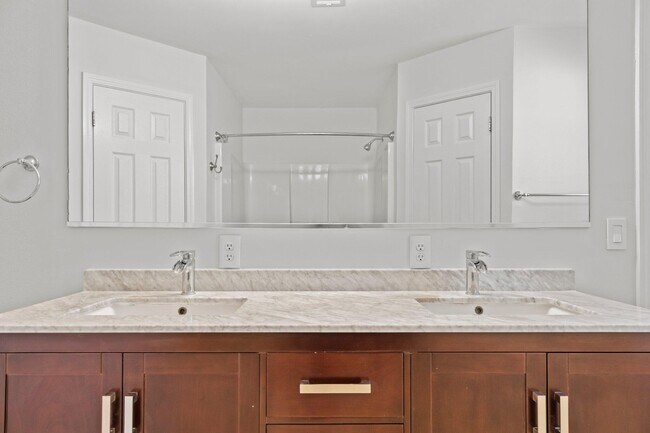 Building Photo - 4407 Southminster Cir