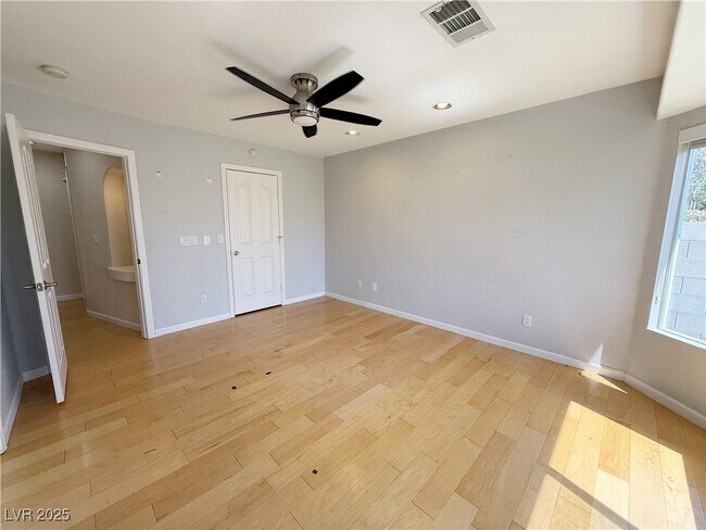 Building Photo - 3744 Crescent Canyon St