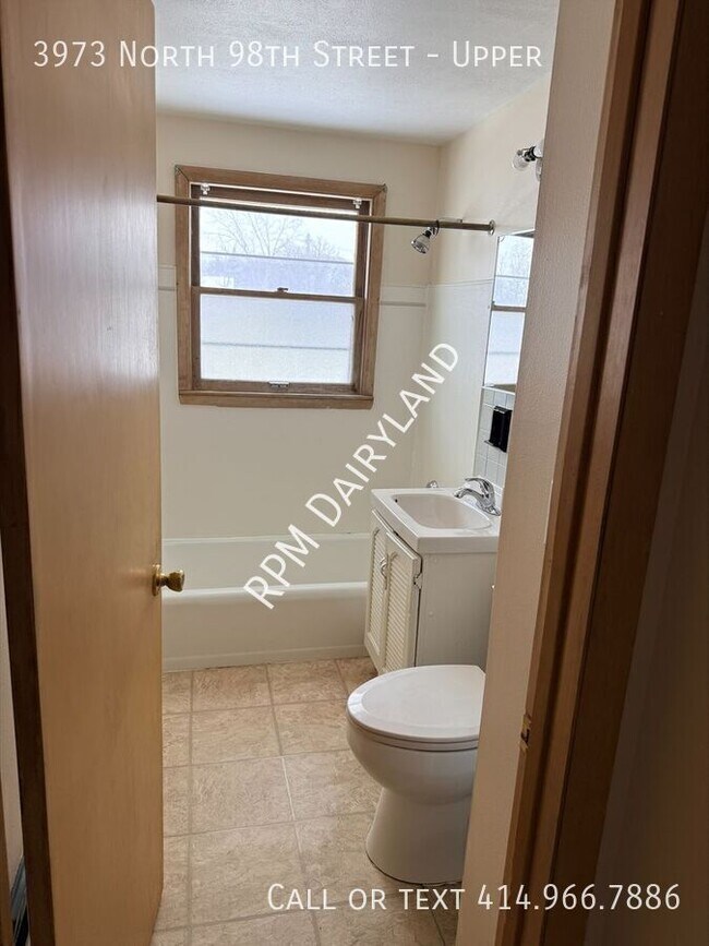 Building Photo - 3973 N 98th St