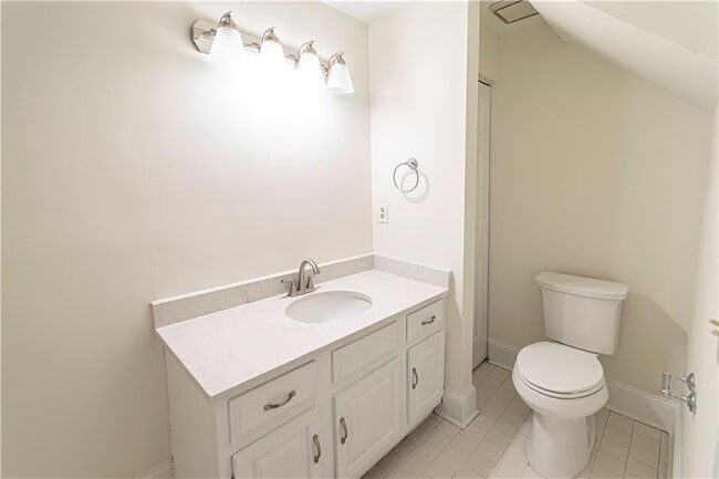 Building Photo - 815 Edgewood Ave NE