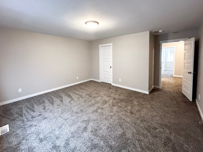 Building Photo - 190 Margette Way