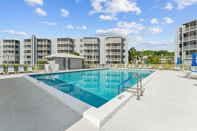Building Photo - 250 NW 67th St