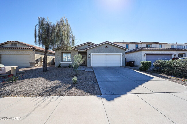 Building Photo - 45449 Alamendras St