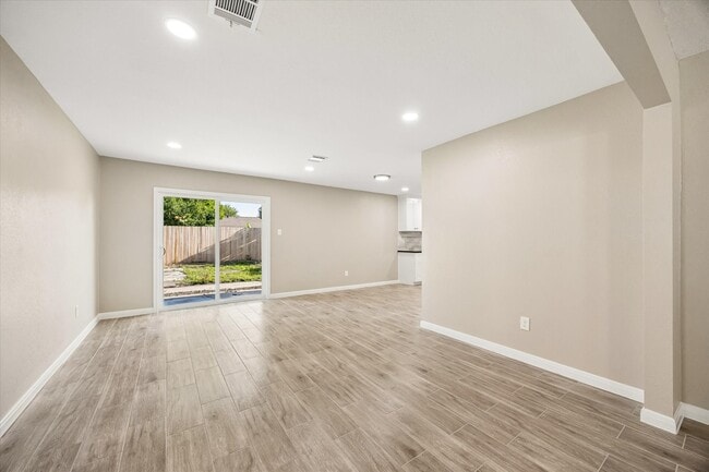 Building Photo - 4315 Kelling St
