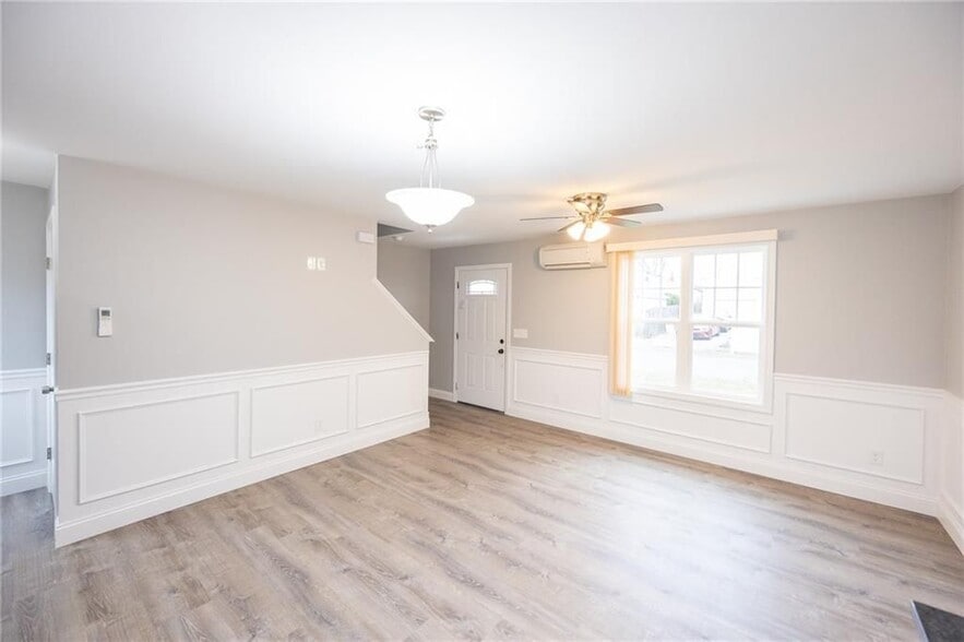 Building Photo - 6 Mainella St