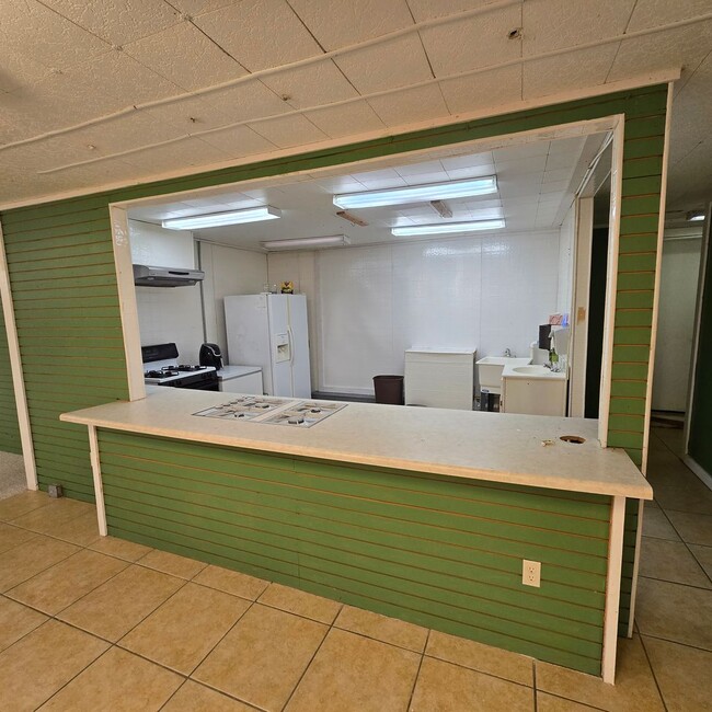 Building Photo - Commercial Space Across from Southside Air...