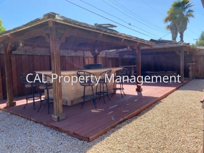 Building Photo - Beautiful 4 Bedroom Home in Salinas, CA