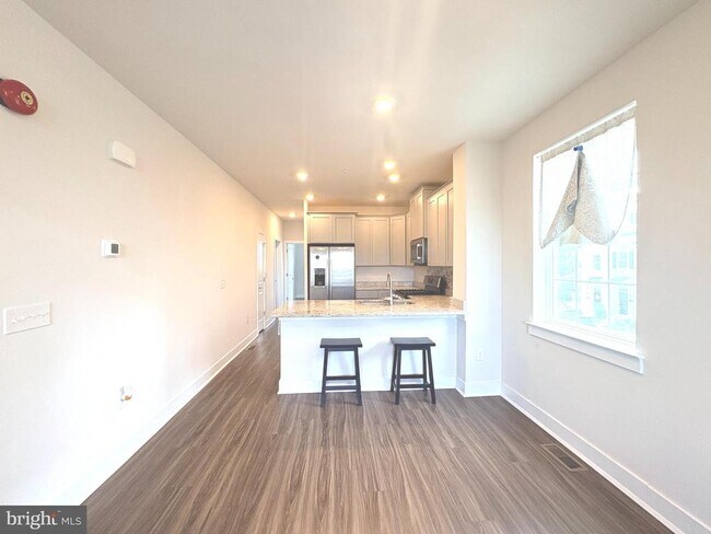 Building Photo - 135A Annapolis St