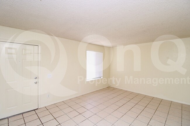 Building Photo - 4050 E St Anne Ave