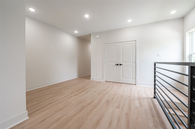 Building Photo - 8132 Brandon St