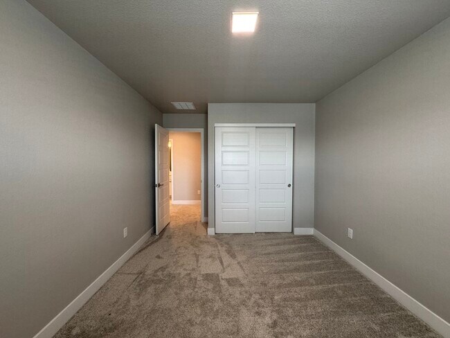 Building Photo - 13427 Broad Wing Dr
