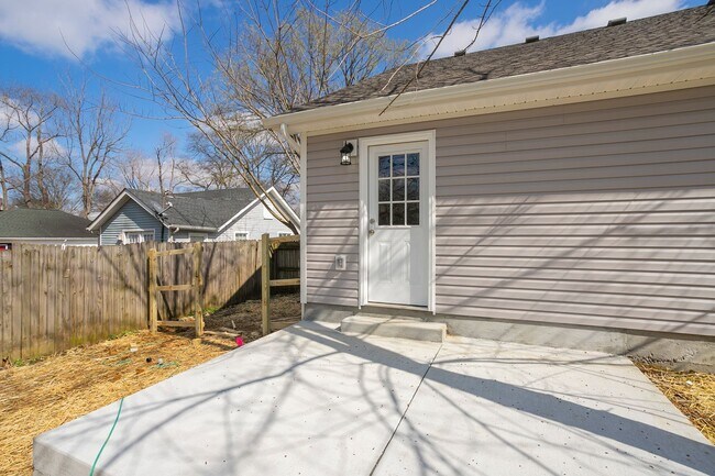 Building Photo - 1022 Bales St