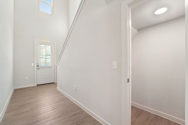 Building Photo - 22018 Lesley Grv