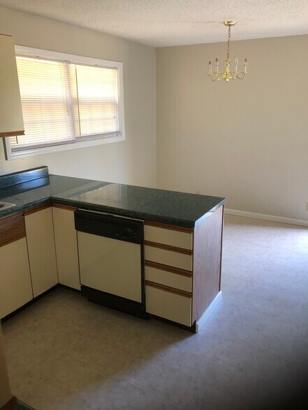 Building Photo - 4440 Clifton Glendale Rd