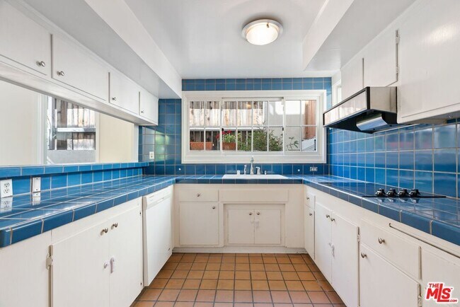 Building Photo - 9315 Lloydcrest Dr