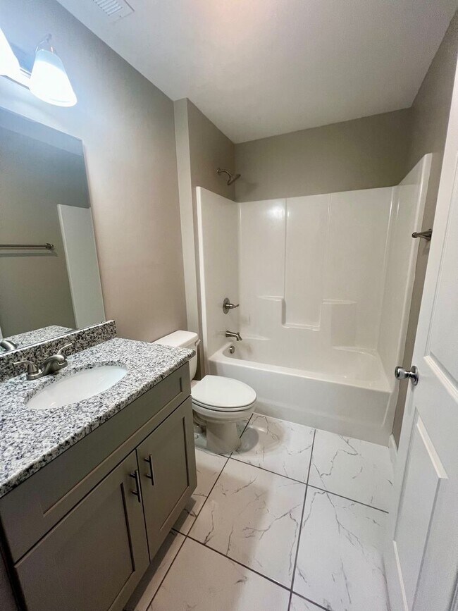 Building Photo - 317/319 E. GILBREATH STREET