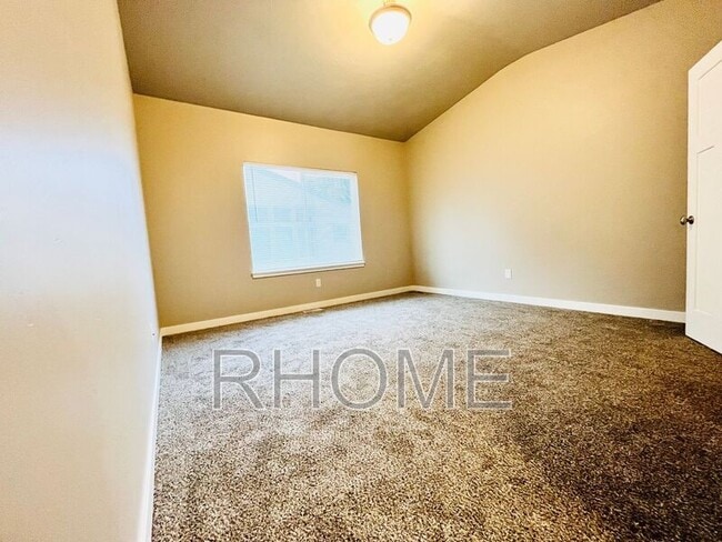 Building Photo - 3719 Lilac Heights Dr