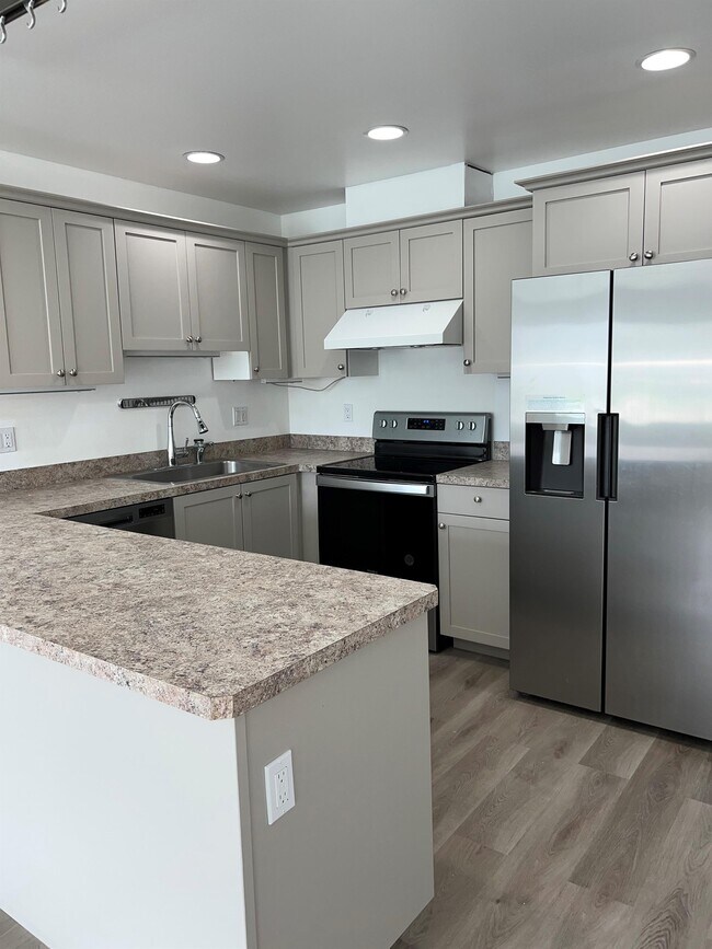 Building Photo - 210 Noble St