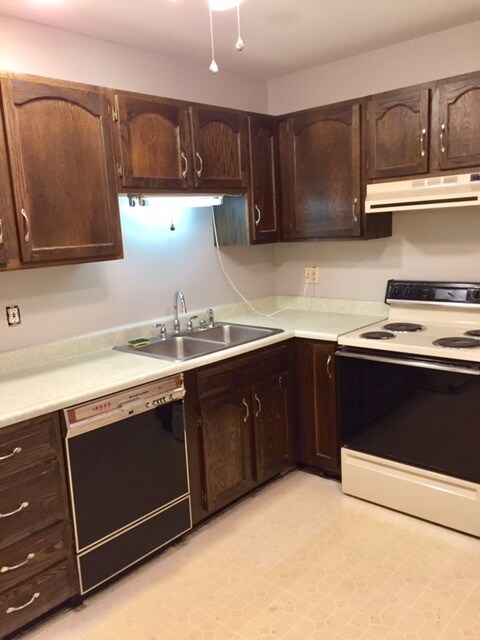 Equipped kitchen - 284 El Conquistador Pl