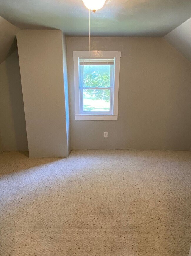 Building Photo - Move In Ready 1 Bed 1 Bath