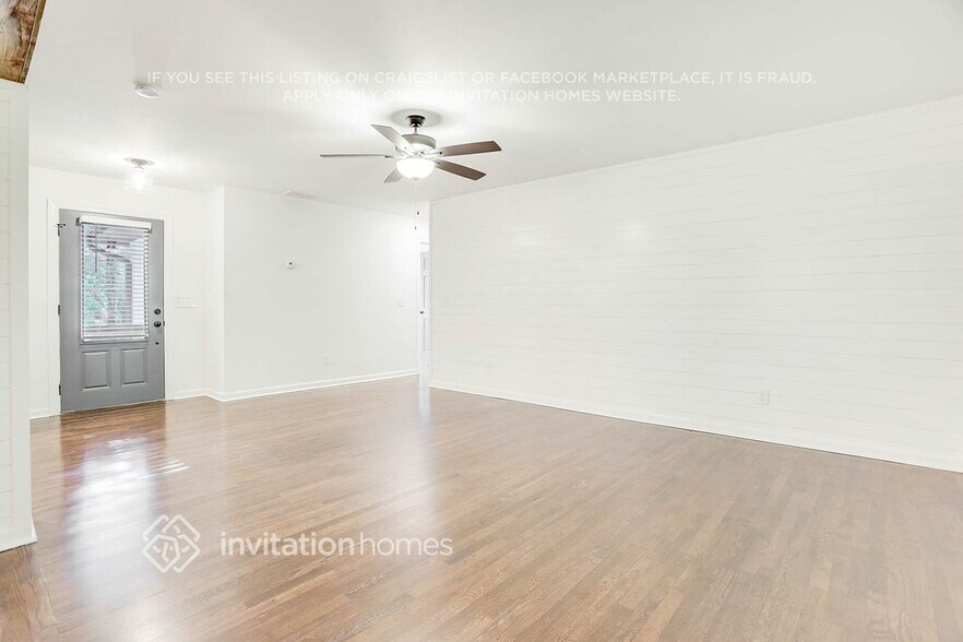 Building Photo - 1748 Pamela Cir SW