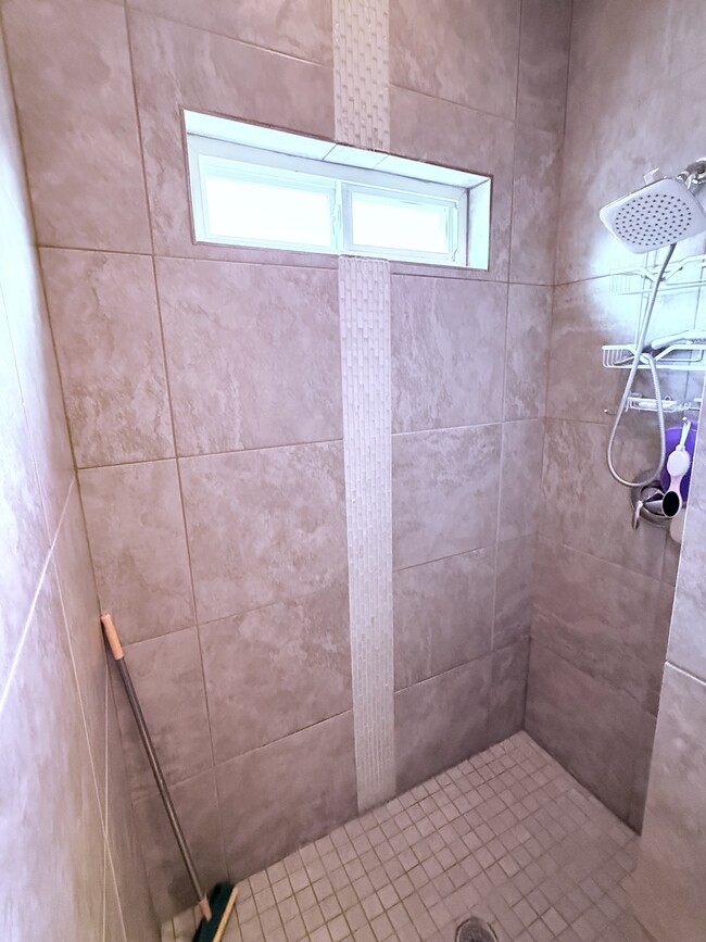 Building Photo - 6801 Truxton Dr