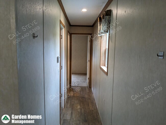 Building Photo - 186 Abbott St