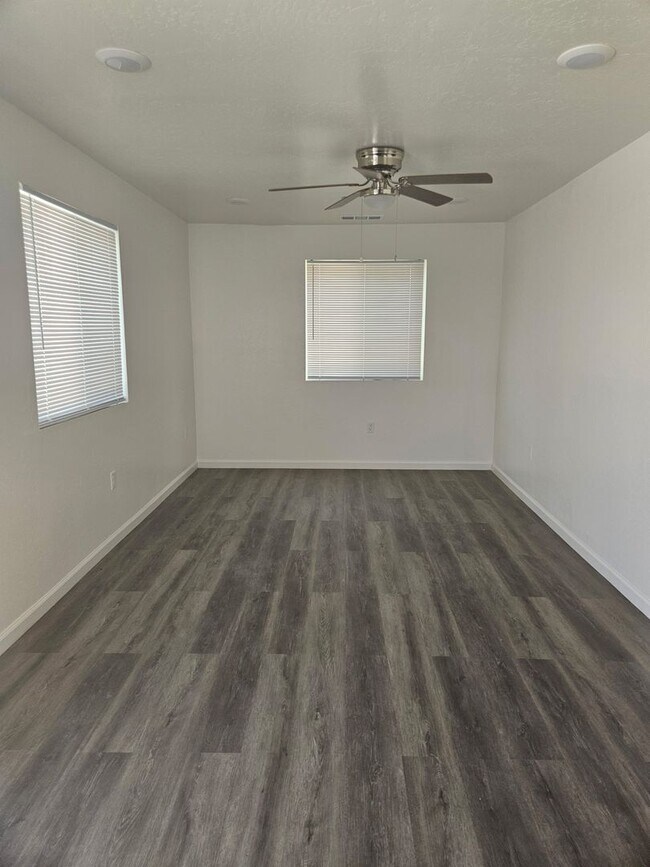 Building Photo - New Construction Apartment!