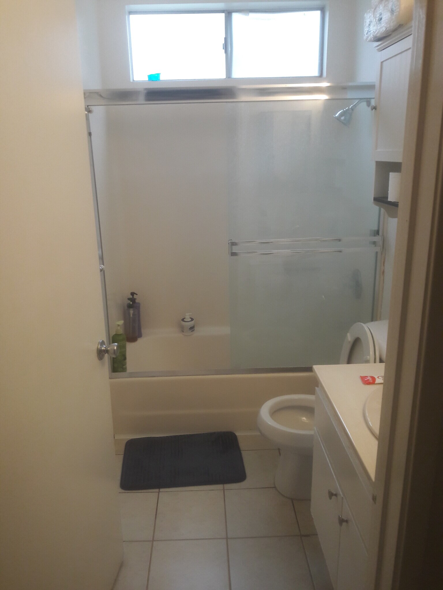 Building Photo - 2339 Lillyvale Ave