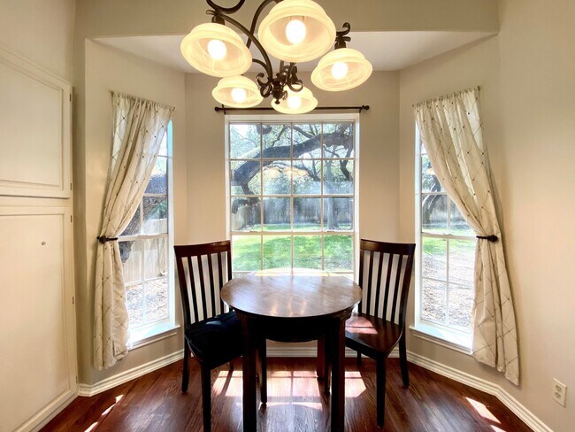 Building Photo - 13706 Morningbluff Dr