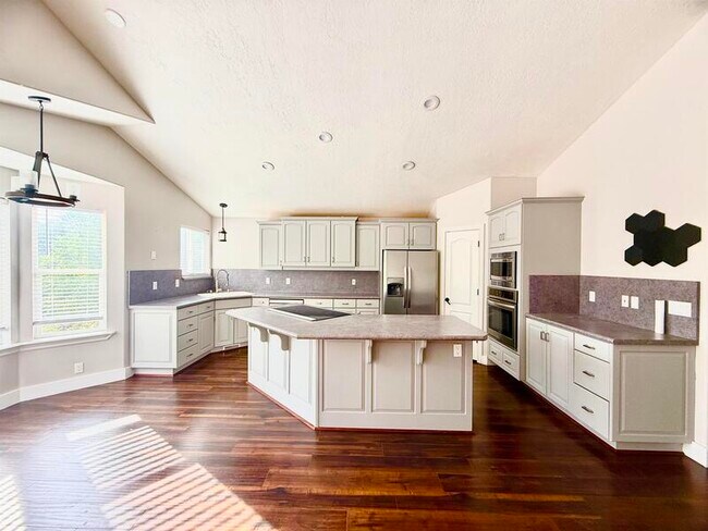 Building Photo - 2154 Wasatch Blvd