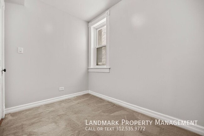 Building Photo - 1124 N Wolcott Ave