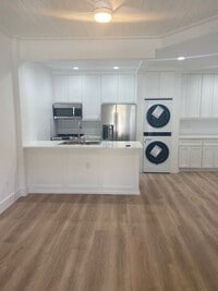 Building Photo - Marina Pointe One Bedroom Unit